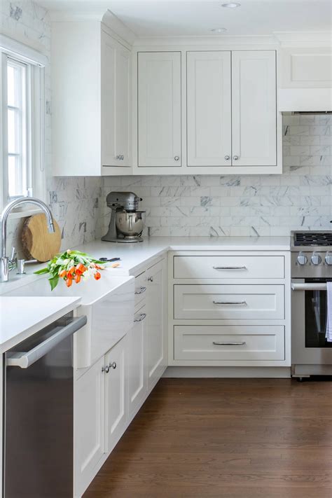 traditional white shaker kitchen cabinets